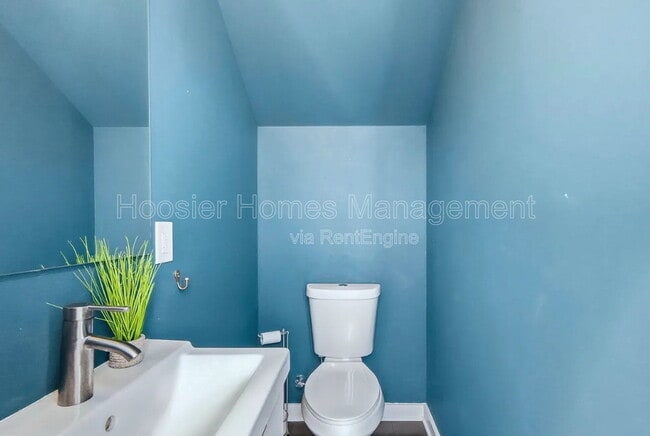 Building Photo - 1421 Leonard St