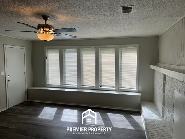 Building Photo - Newly Renovated 3-Bedroom Home for Rent in Huntsville, AL - Hardwood Floors & Fenced Backyard