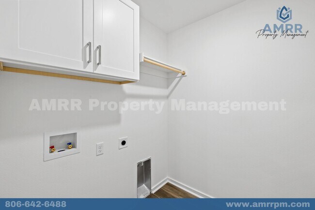 Building Photo - 300 Honeybee Ave