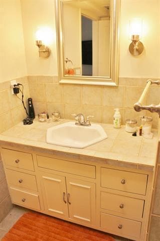 Building Photo - 6910 Casa Loma Ave