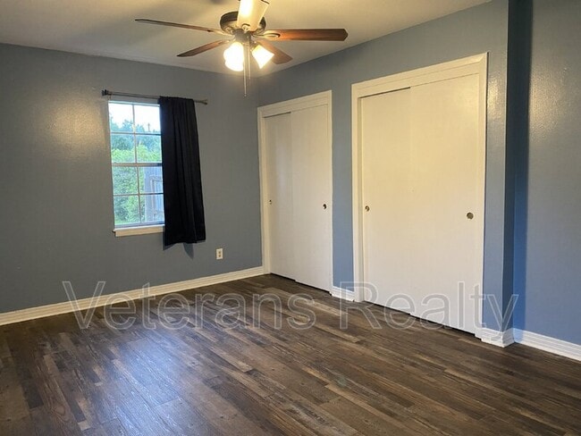 Building Photo - 2411 Sunkist Country Club Rd