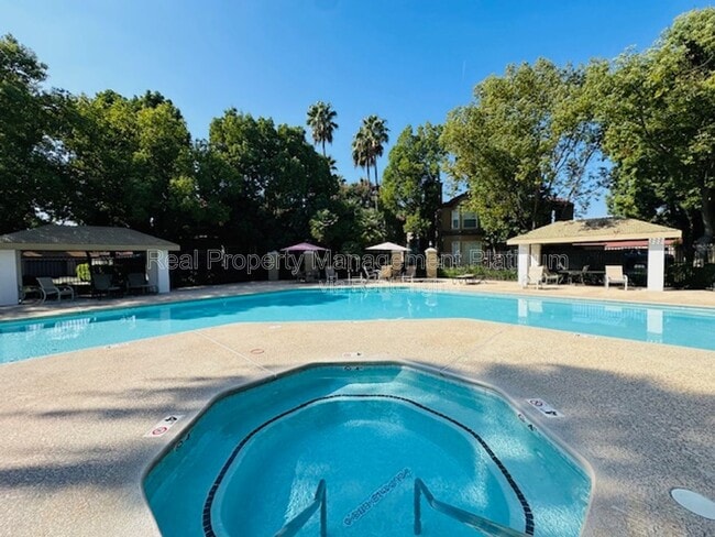 Building Photo - 8153 N Cedar Ave