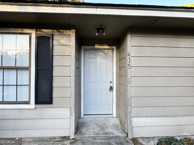 Building Photo - 415 Admiral's Walk Dr