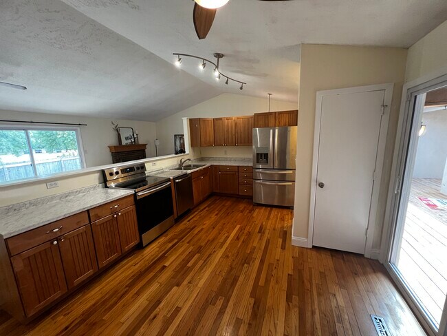 Building Photo - 10999 Bradshaw St