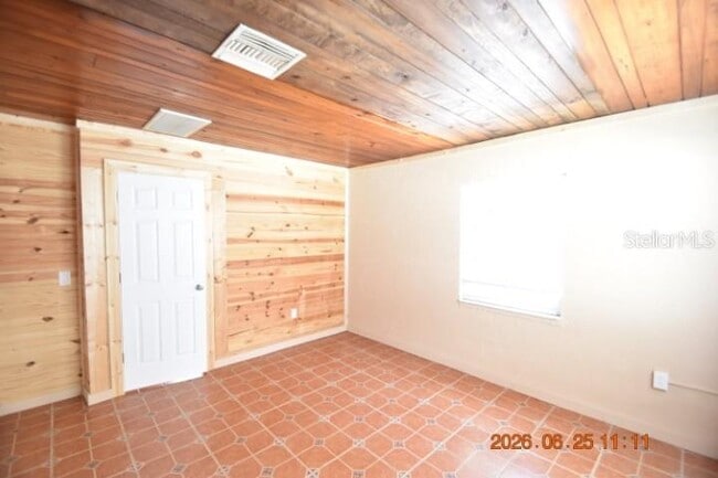 Building Photo - 146 Coral Ave