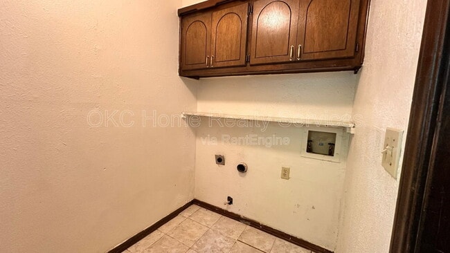Building Photo - 915 Delmar Cir