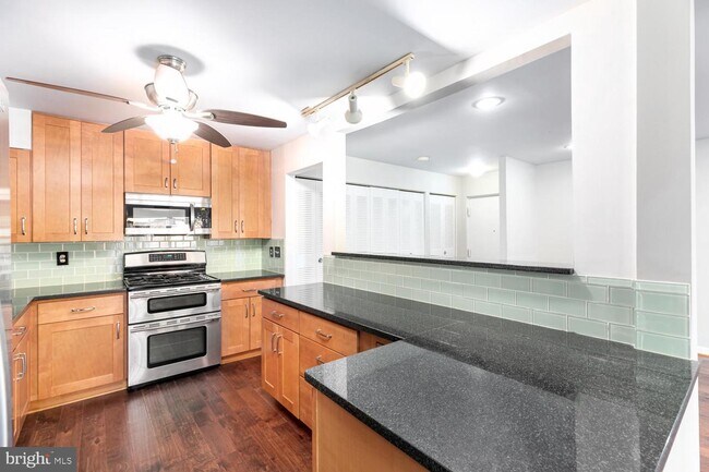 Building Photo - 7802 Dassett Ct