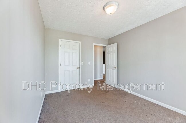 Building Photo - 5607 Strathmoor Manor Cir