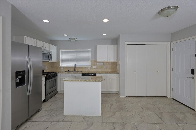 Building Photo - 6315 Settlers Square Ln