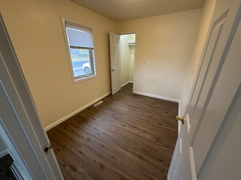 Building Photo - 1009 15th St NW