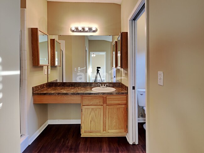 Building Photo - 3753 Woodbriar Dr
