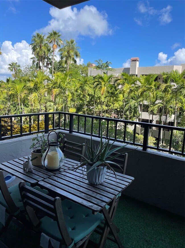 Building Photo - 151 Crandon Blvd