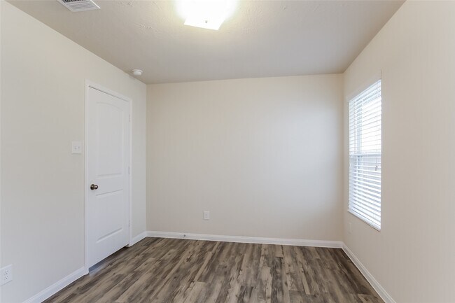 Building Photo - 24359 Bella Carolina Ct