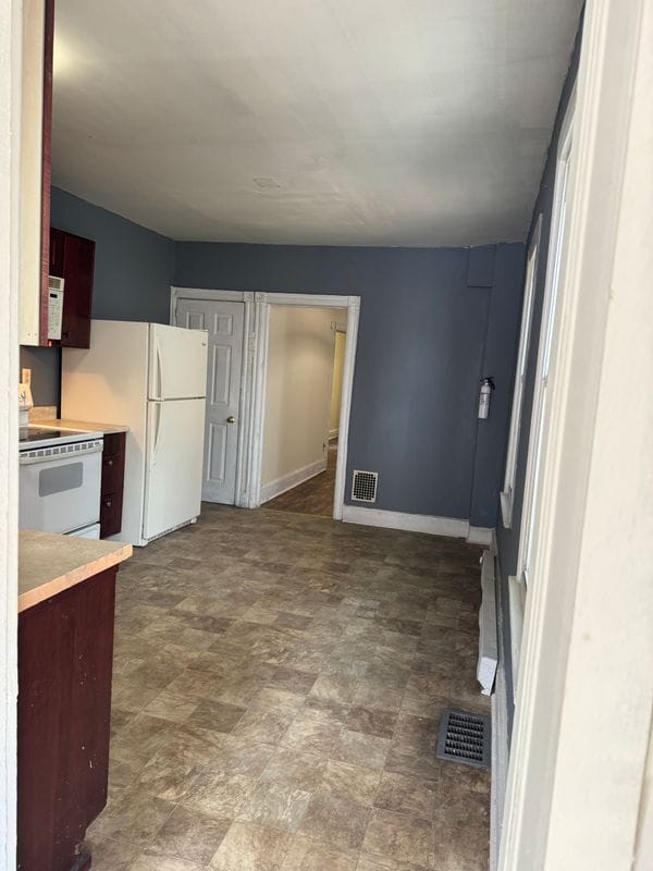 Building Photo - 306 W Lincoln Hwy