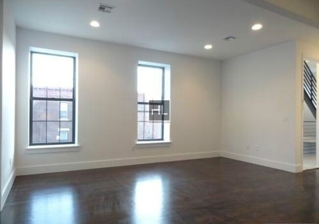 Building Photo - CENTRAL AVENUE / Spacious Bushwick 4 Bed 2...