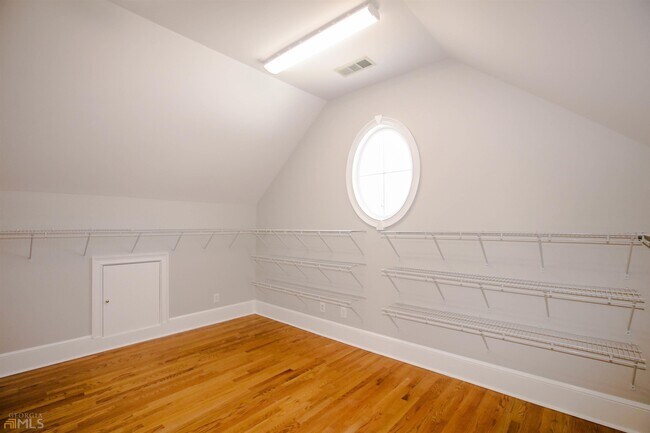 Building Photo - 1660 Briergate Dr