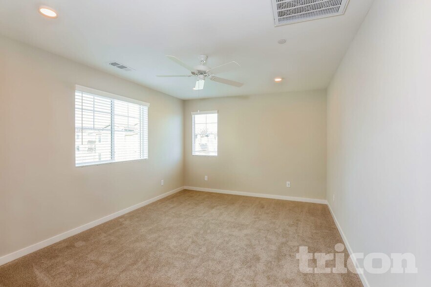 Building Photo - 31575 Hans Dr