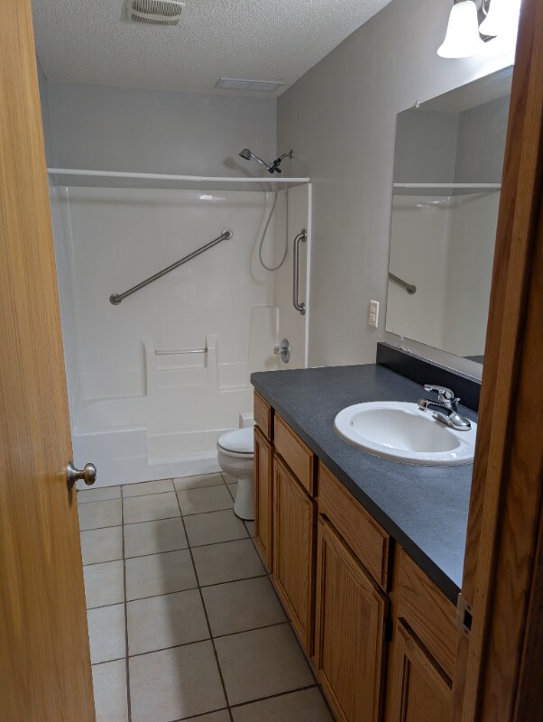 Building Photo - 1010 7th Ave N