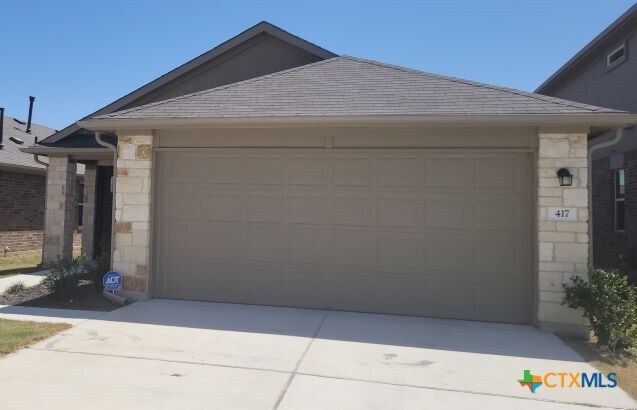 Building Photo - 417 Shiner Ln