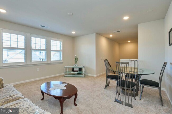 Building Photo - 15563 Blue Lotus Ln