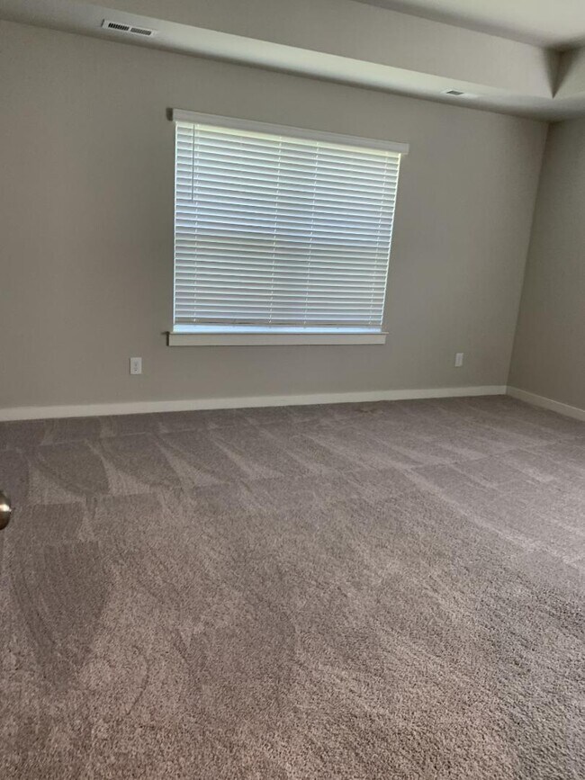 Building Photo - 5053 Percival Dr