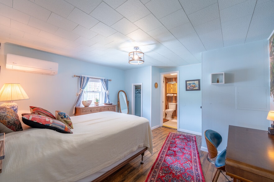 Building Photo - 1101 S Rogers St