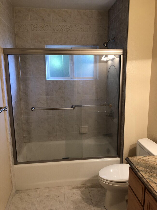 Building Photo - 452 E Santa Clara St