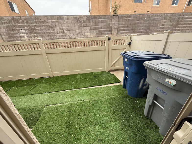 Building Photo - 1167 E 400 S