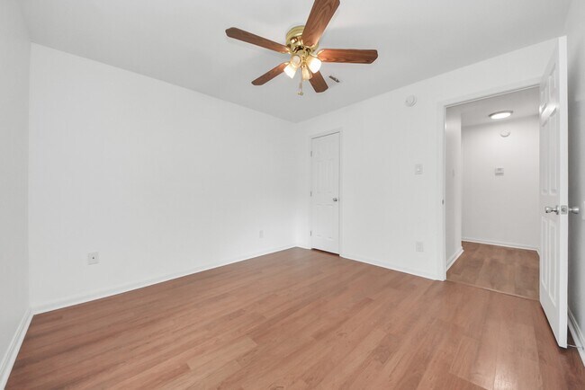 Building Photo - 10327 Sageburrow Dr