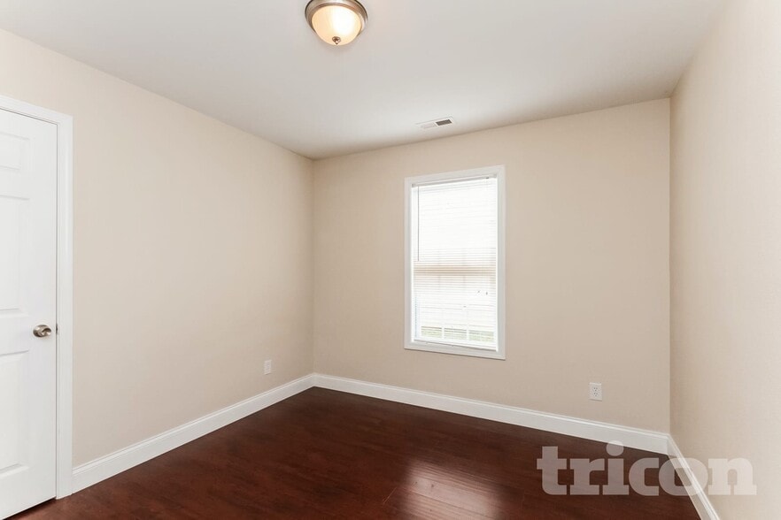 Building Photo - 10417 Hugue Way