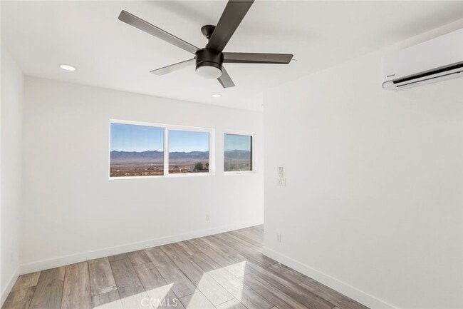 Building Photo - 3460 Stonehill Ave