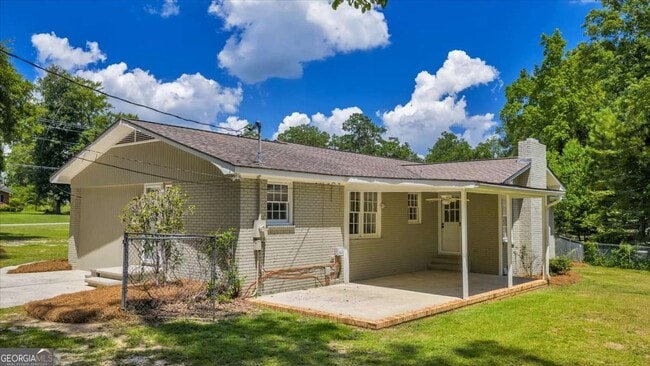 Building Photo - 215 Brookwood Dr