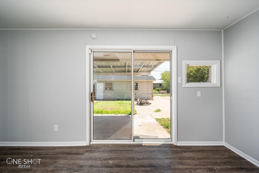 Building Photo - 2117 Yorktown Dr