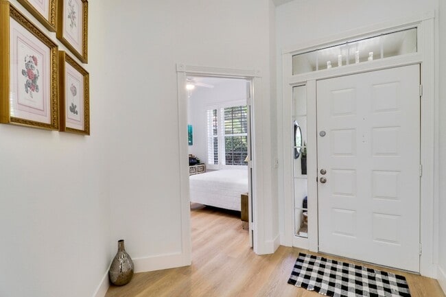 Building Photo - 387 Kelsey Park Dr