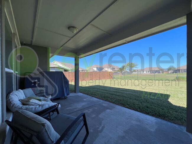 Building Photo - 4708 Ensenada Ave
