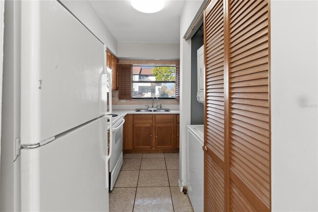 Building Photo - 204 Eden Ln