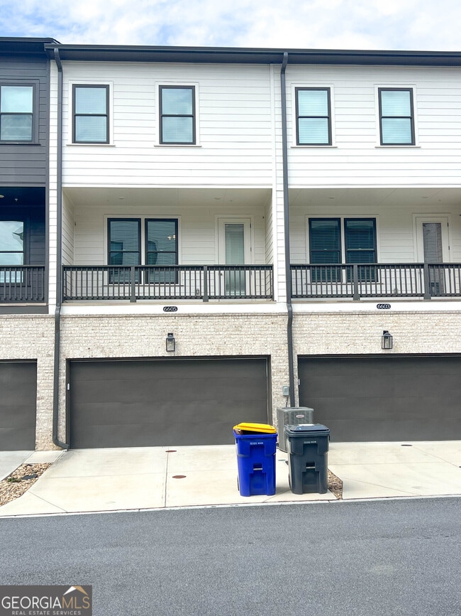 Building Photo - 6605 Beacon Dr
