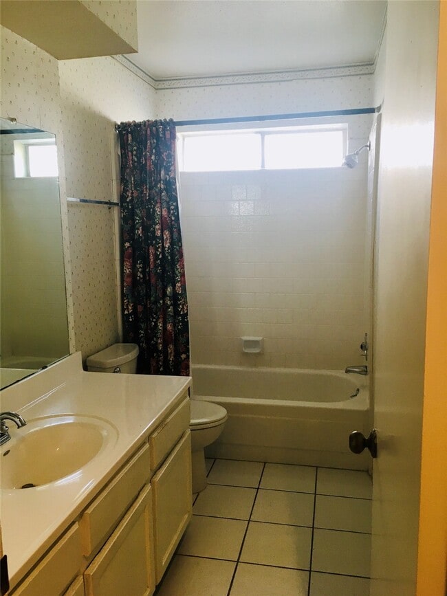 Building Photo - 16406 Moary Firth Dr