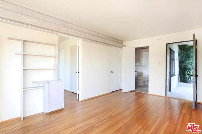 Building Photo - 1830 1/4 Lucile Ave