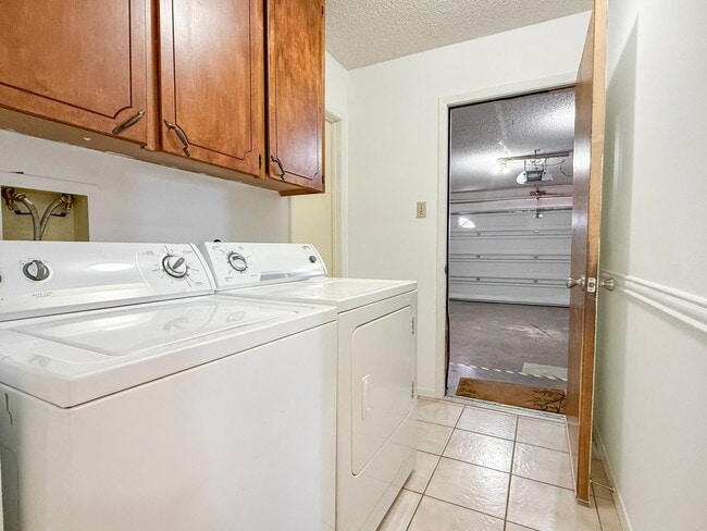 Building Photo - Roomy 5 Bedroom Home with Solar Panels