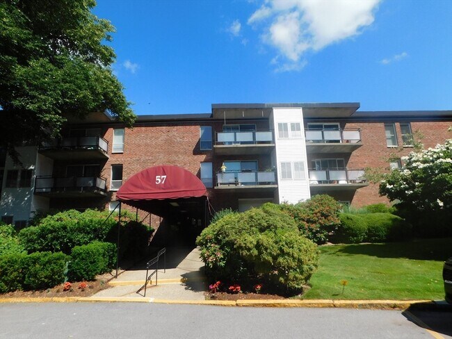 Building Photo - 57 Broadlawn Park
