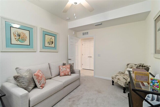 Building Photo - 10805 Tarflower Dr
