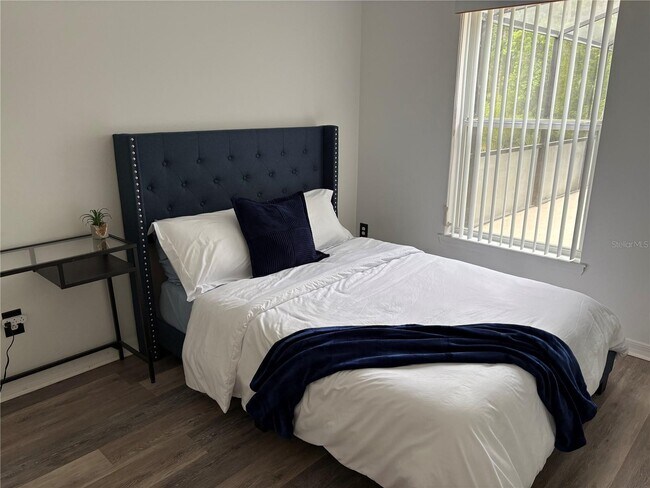 Building Photo - 893 Sandy Ridge Dr