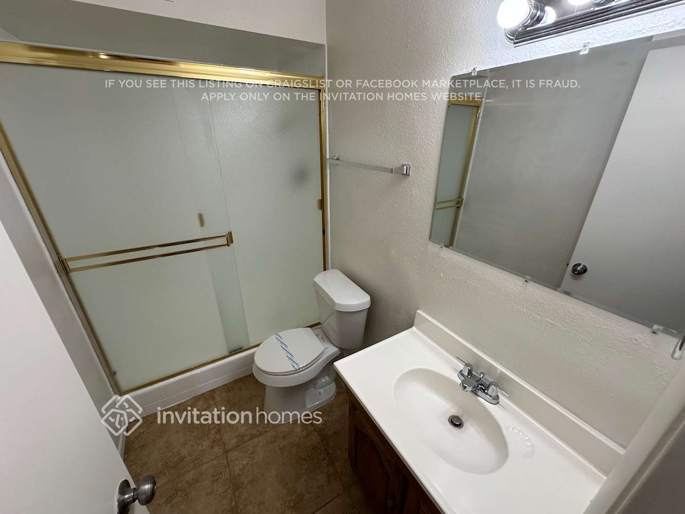 Building Photo - 5620 S La Rosa Dr