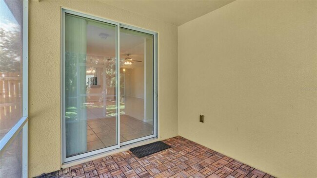 Building Photo - 6838 Glenbrook Dr