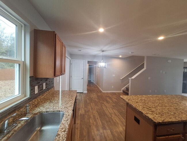 Building Photo - Wonderful Two Story Four Bedroom Home in Northeast Columbia!