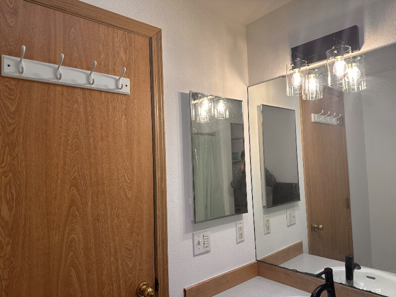 Building Photo - 8408 22nd Ave SW