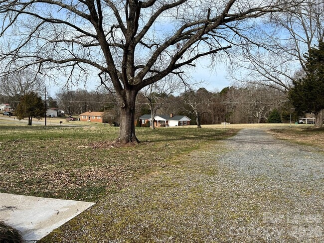 Building Photo - 149 Lytton Farm Rd