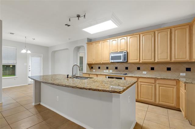 Building Photo - 932 Peach Ln