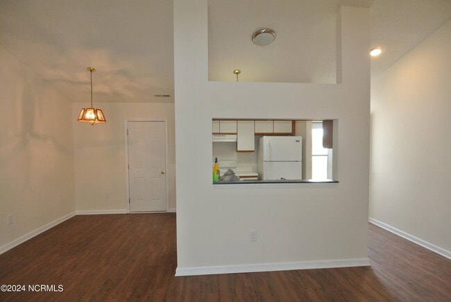 Building Photo - 1479 RaceTrack Rd
